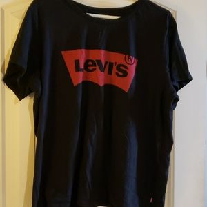 Levi's tee